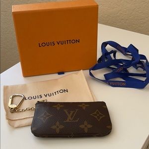 AUTHENTIC LOUIS VUITTON KEY POUCH